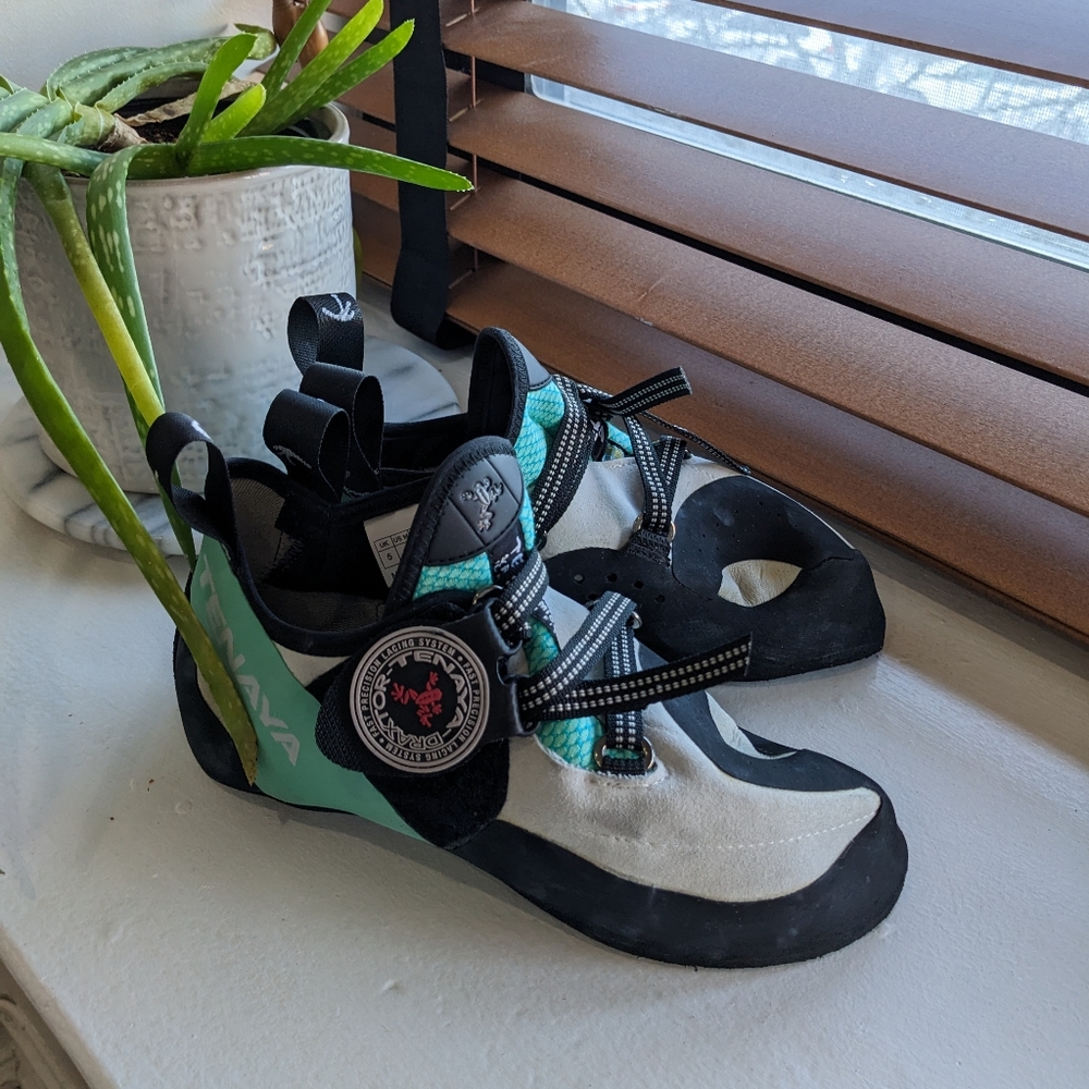 Tenaya Women's Climbing Shoes (worn once)